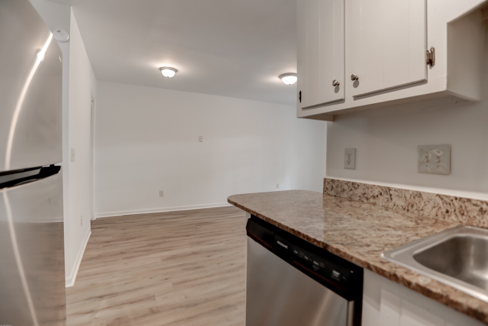 Building Photo - 1618 Poinsetta Rd