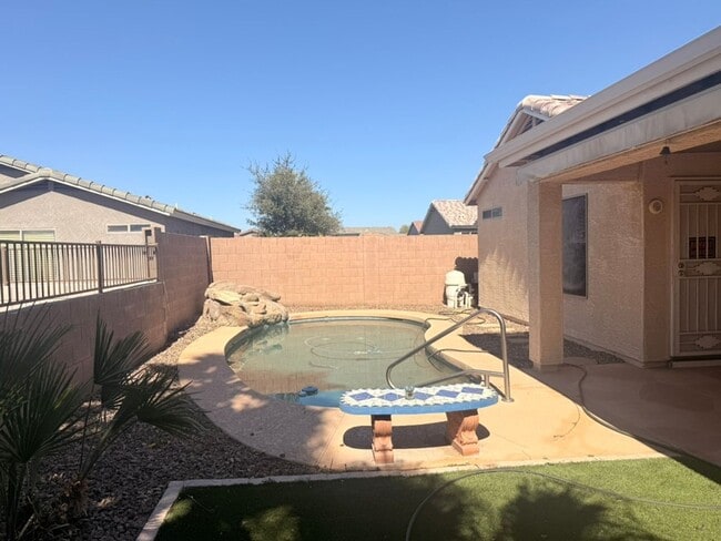 Building Photo - Cul-de-Sac Living | 3 Bed + Bonus Room | Pool + Greenbelt Views