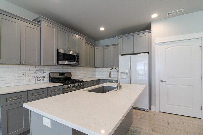 Building Photo - 9114 Ruven St