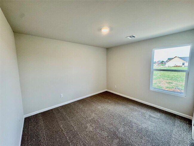 Building Photo - 6100 Blackwood Ct