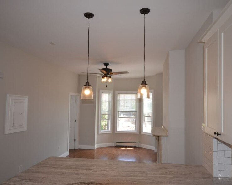 Building Photo - 12 Chelsea St