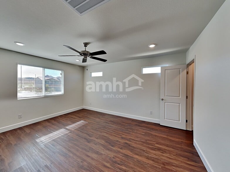 Building Photo - 8863 Carmine Cob Ave