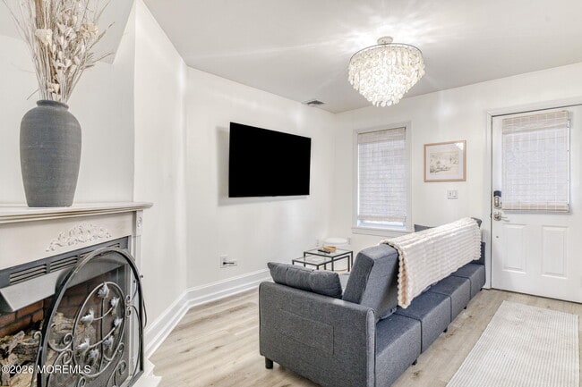 Building Photo - 132 Heck Ave