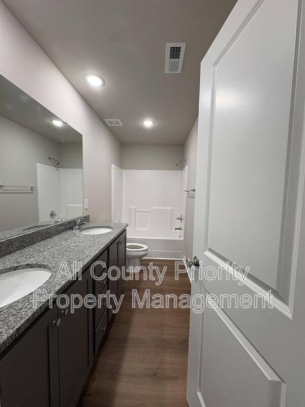 Building Photo - 107 Faucette Dr