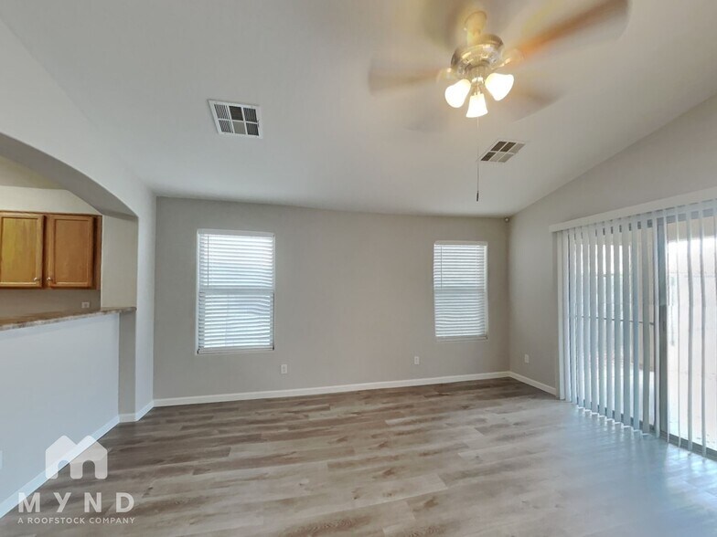 Building Photo - 2922 W Jasper Butte Dr