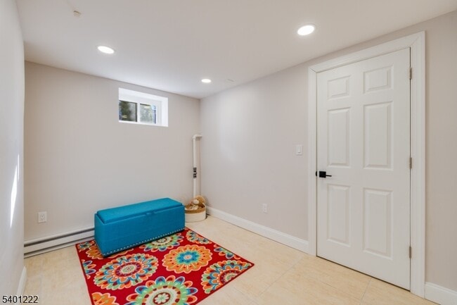 Building Photo - 21 Lombardy Pl