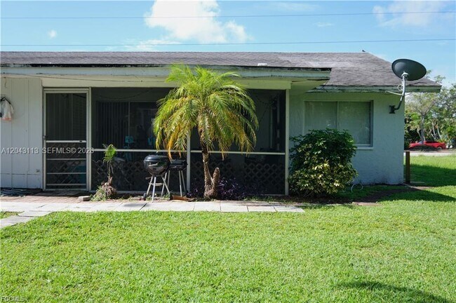 Building Photo - 257 Cape Coral Pkwy E
