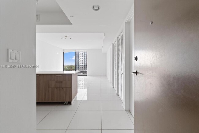 Building Photo - 5252 NW 85th Ave