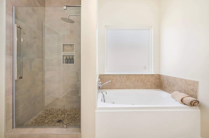 Building Photo - 4522 W Sweetgum Ln