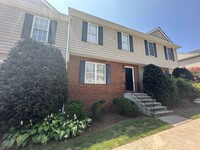 Building Photo - 3 Bedroom Townhouse off Wards Ferry Road