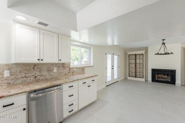 Building Photo - 8338 E San Rafael Dr