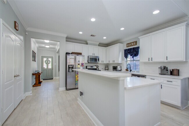 Building Photo - 19 Canterborough Pl