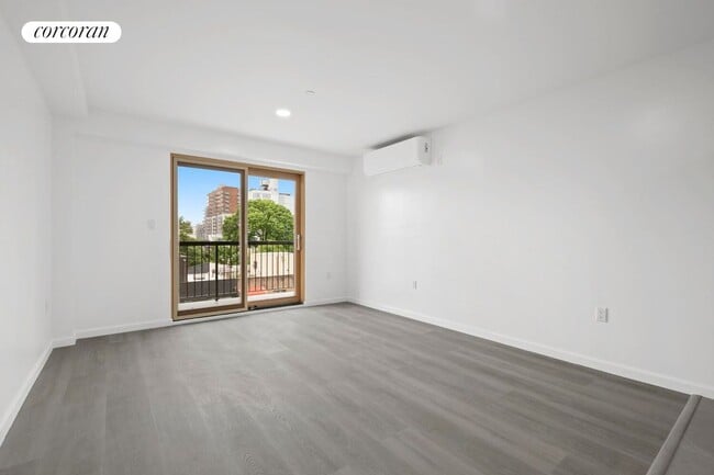 Building Photo - 217 9th St
