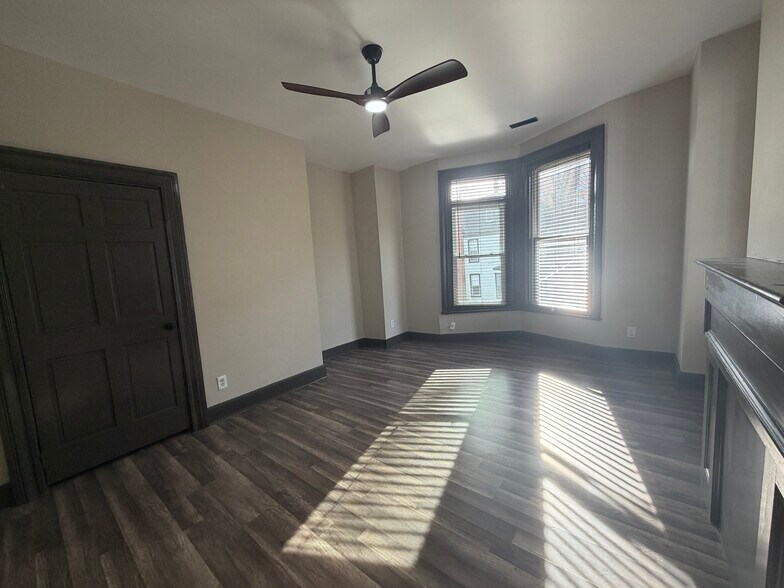 Building Photo - 2201 Kemper Ln