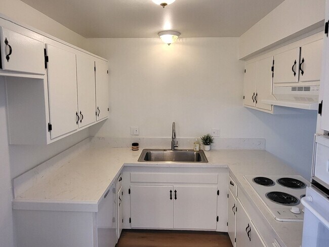 Building Photo - 3351 E Andy St