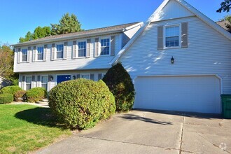 Building Photo - Large executive home in Granger IN