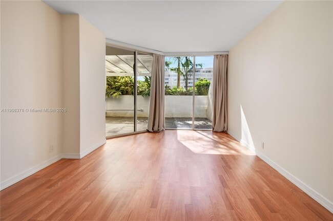 Building Photo - 7601 E Treasure Dr