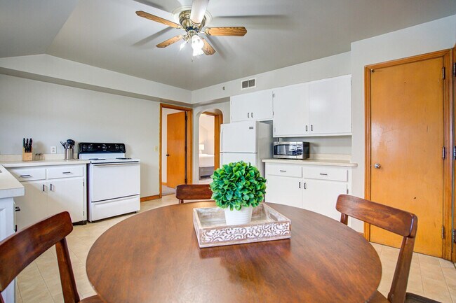 Building Photo - 3120 S 30th St