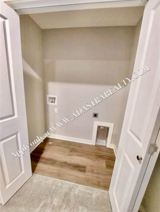 Building Photo - Nice 3 Bed 3 Bath Townhome in Louisburg-Av...
