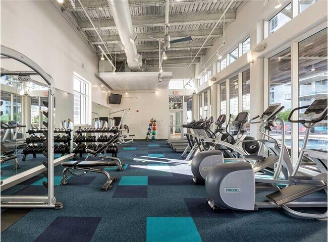 Building Photo - 420 W 3rd St