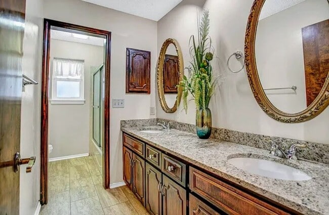 Building Photo - 13518 Cassia Way