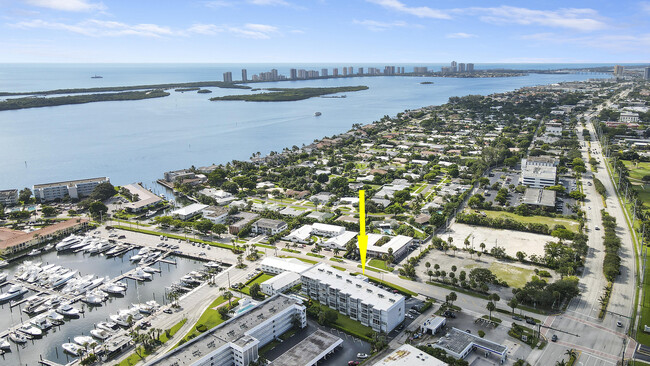 Building Photo - 155 Yacht Club Dr