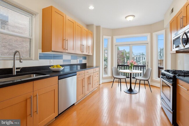 Building Photo - 3117 11th St NW