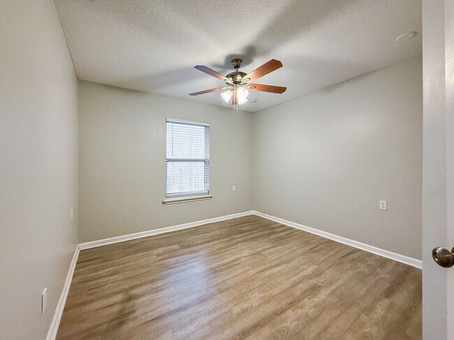 Building Photo - Renovated 3BR/2BA Home in Jacksonville, FL | Fenced Yard | Garage | Pets Welcome