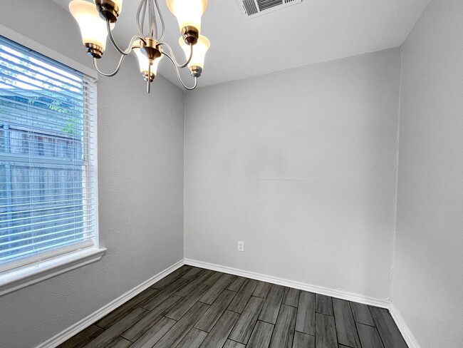 Building Photo - 3 BR/1.5BA | Newly Renovated Single Family Home | 1-Car Covered Parking | Gated backyard!