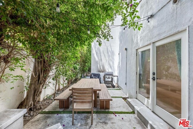 Building Photo - 7614 Willoughby Ave