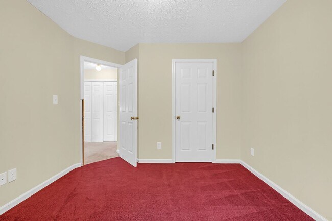 Building Photo - 5475 Hampton Ct