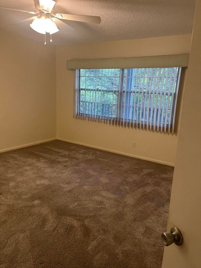 Building Photo - 12600 SW 5th Ct