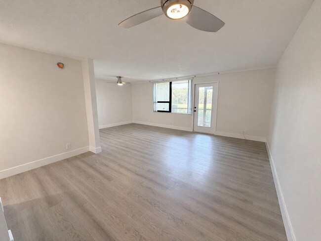 Building Photo - "Charming Clearwater Retreat: Cozy Studio Condo with Scenic Views at Cove Cay!"
