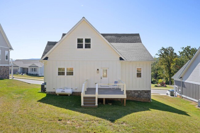 Building Photo - 43 Mcilwee Ln