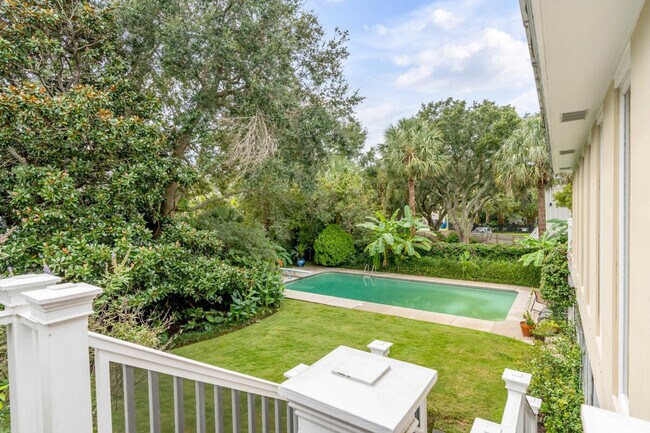 Building Photo - 209 Station 17 St