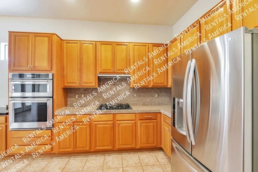 Building Photo - 13135 N Kenosha Bluff Dr