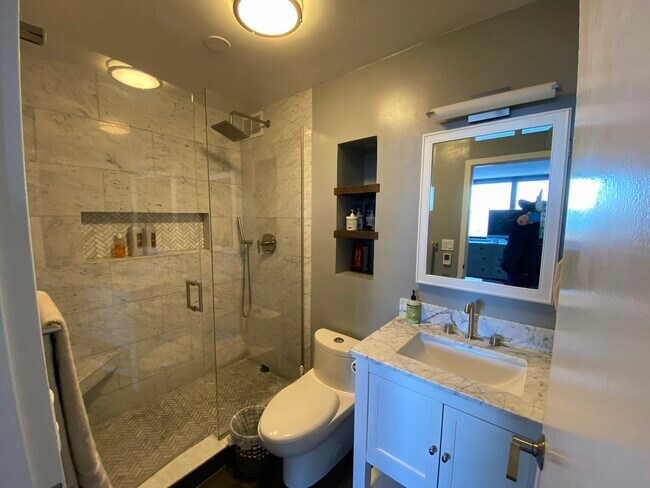 Building Photo - 2700 N Hampden Ct