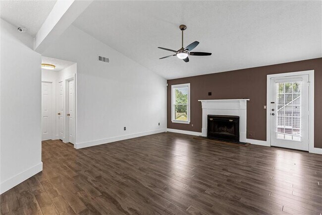 Building Photo - 140 Grayland Creek Dr