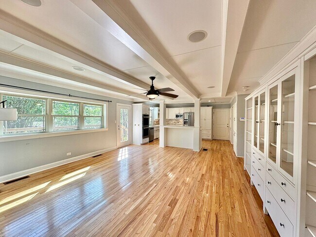 Building Photo - Spacious 4 Bedroom in the Heart of Tyler! Available Now!