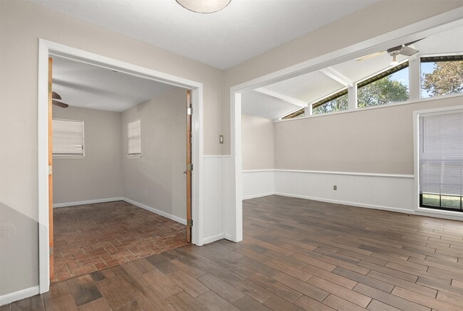 Building Photo - 2021 14th Ave N