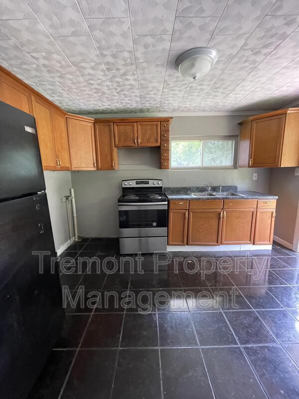 Building Photo - 553 Arlington Ave