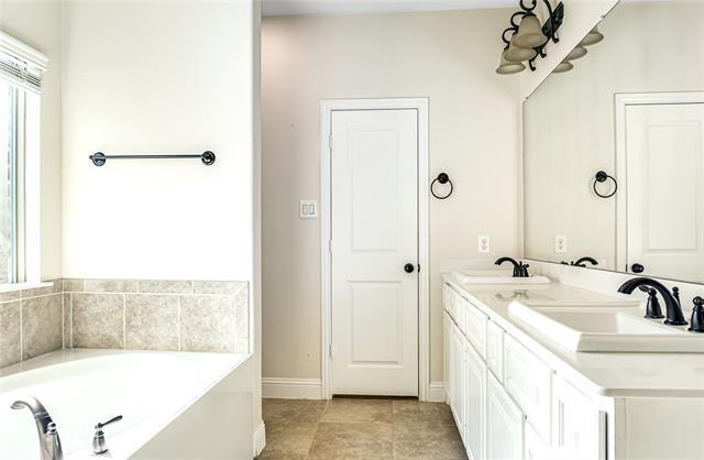 Building Photo - 1526 Derby Dr