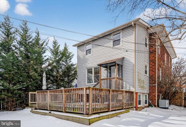 Building Photo - 7903 Woodbury Dr