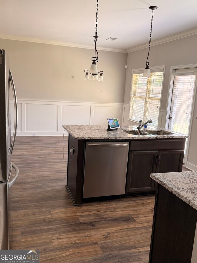 Building Photo - 111 Sourwood Ln