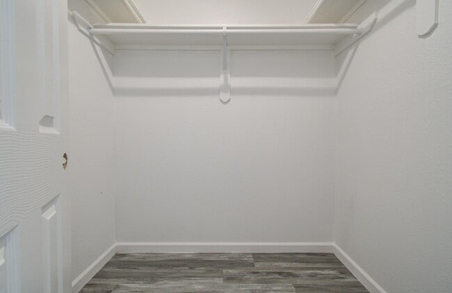 Building Photo - 534 Robert E Lee Dr