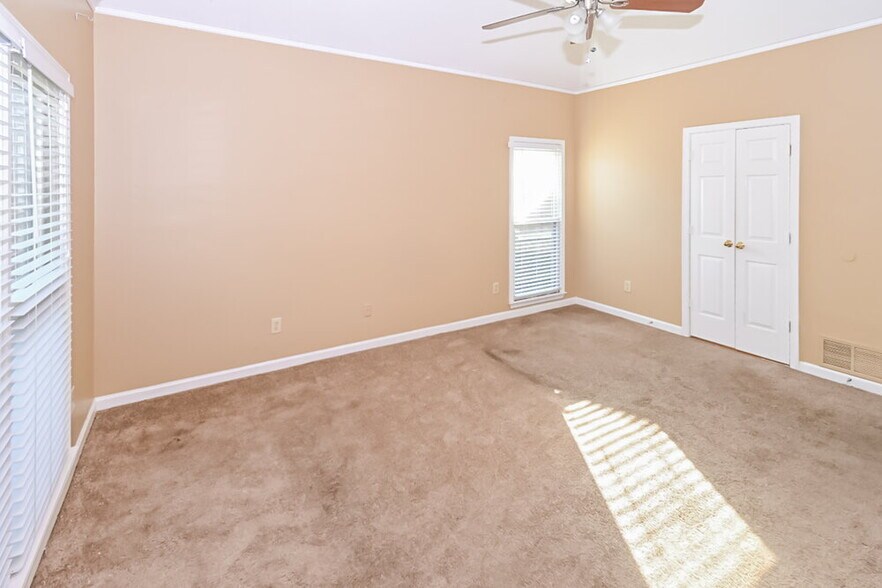 Building Photo - 9224 Chimneyrock Blvd.