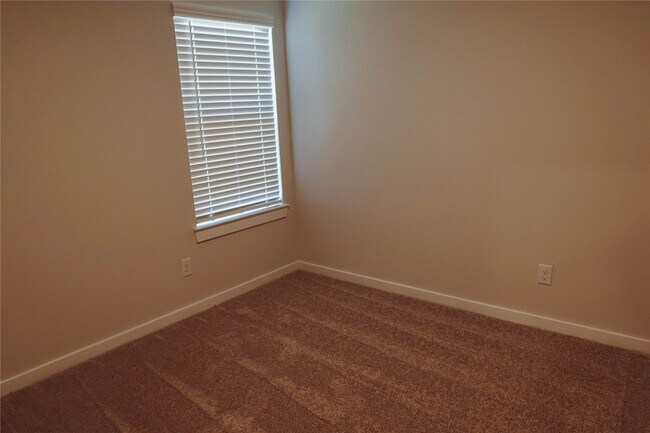 Building Photo - 8582 Blueberry Ash St