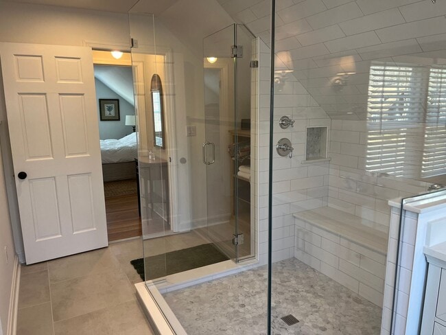 Building Photo - 3 Bedroom 2 Bath Furnished House Near Southport