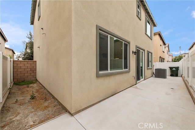 Building Photo - 628 E Madeleine Privado