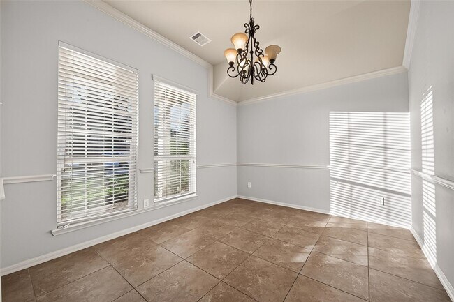 Building Photo - 28207 Chalet Park Dr